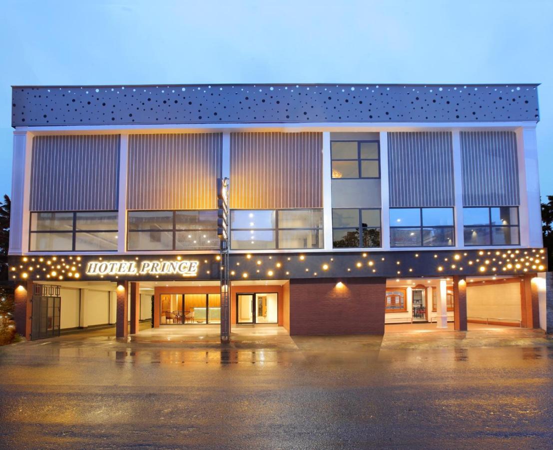 Hotel Prince Kāladi Zewnętrze zdjęcie